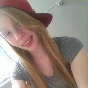 Meet your Posher, Emily